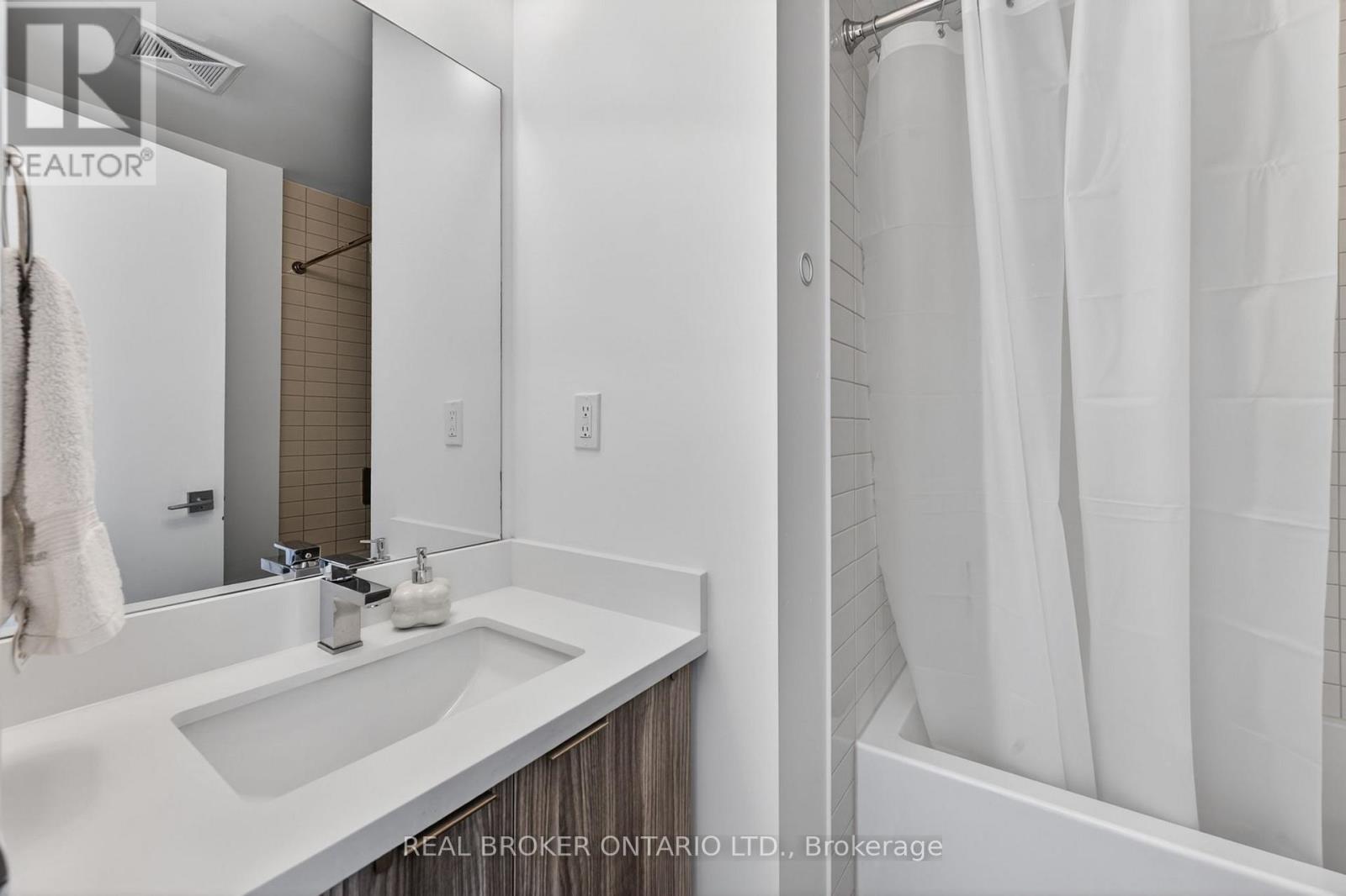 #703 2908 HIGHWAY 7 AVENUE - 17