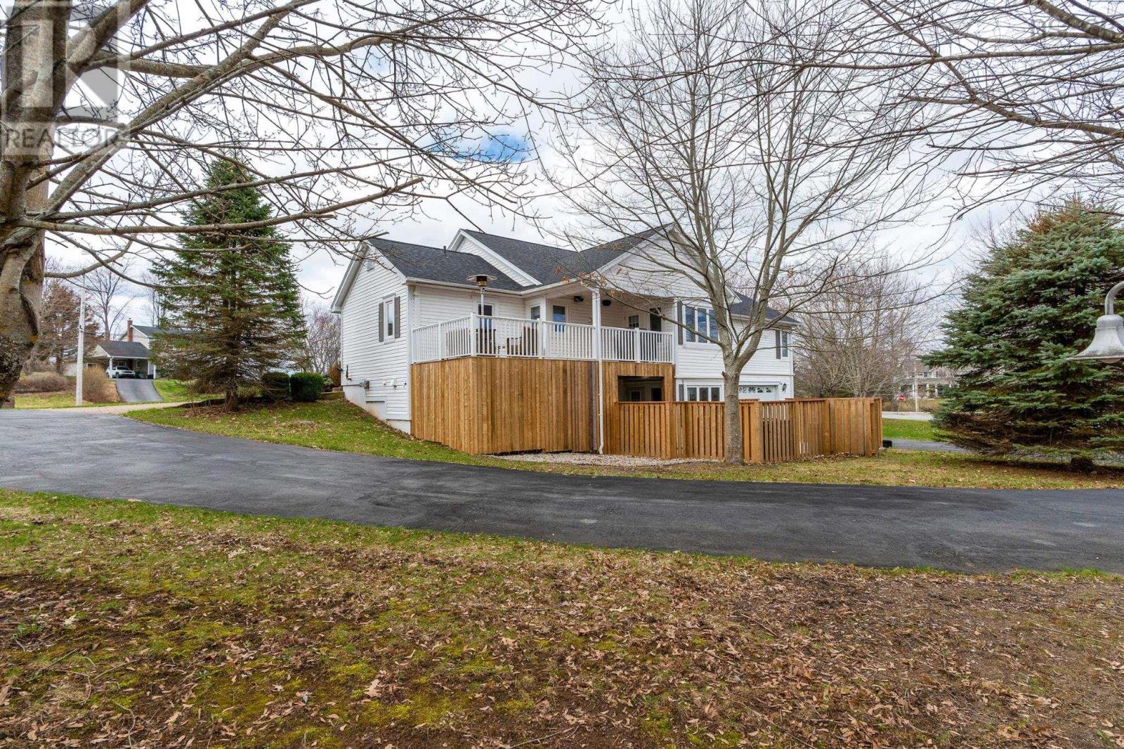 4 Linden Court - 48