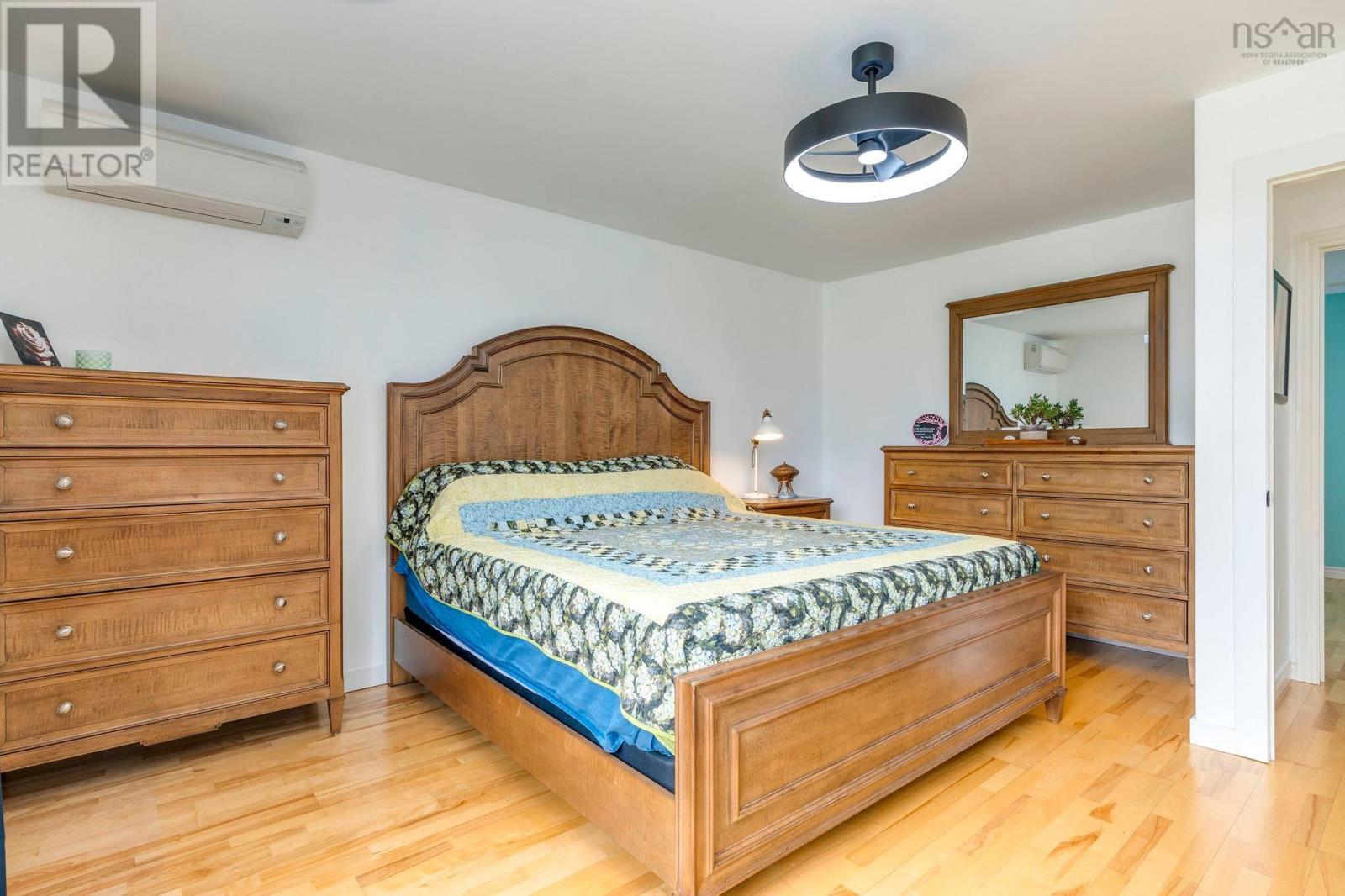 4 Linden Court - 24
