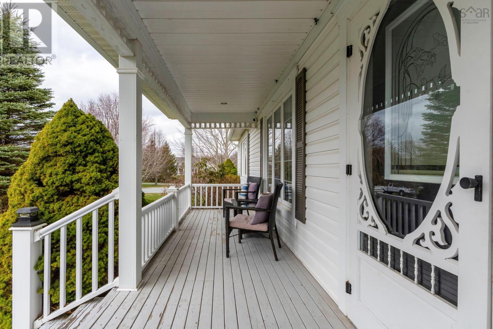 4 Linden Court - 40
