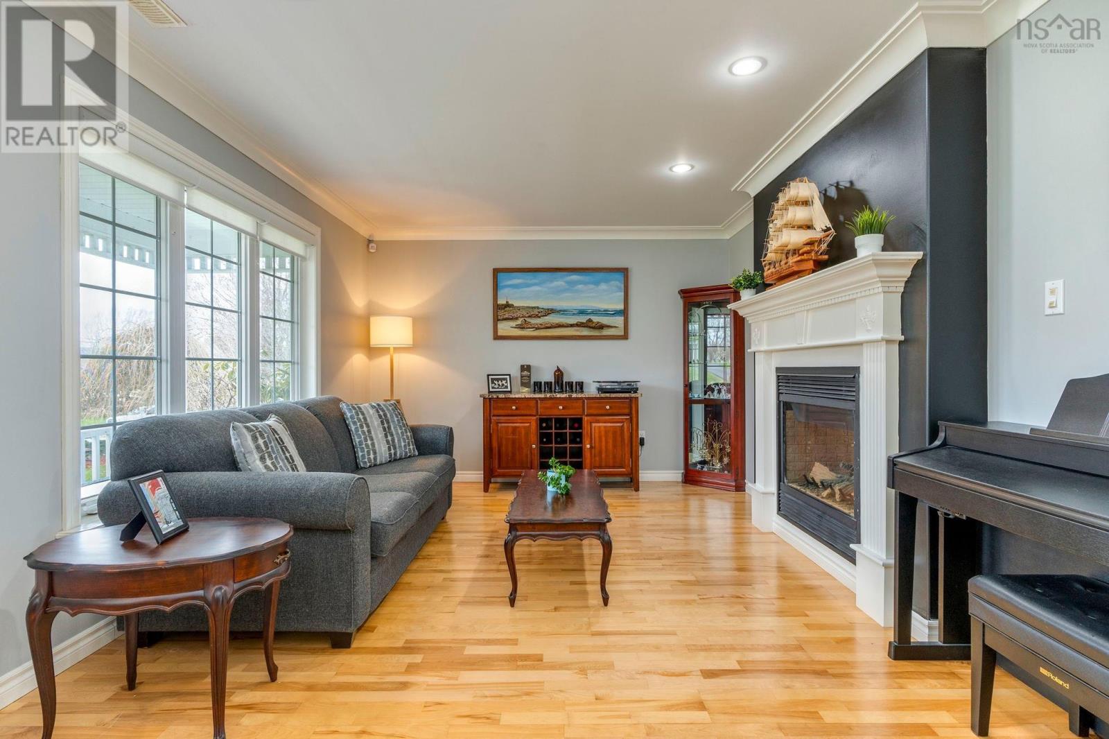 4 Linden Court - 5
