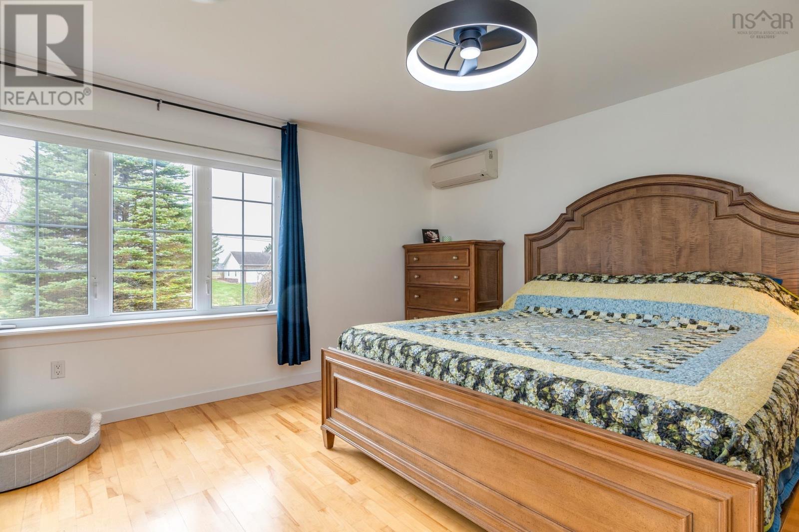 4 Linden Court - 23