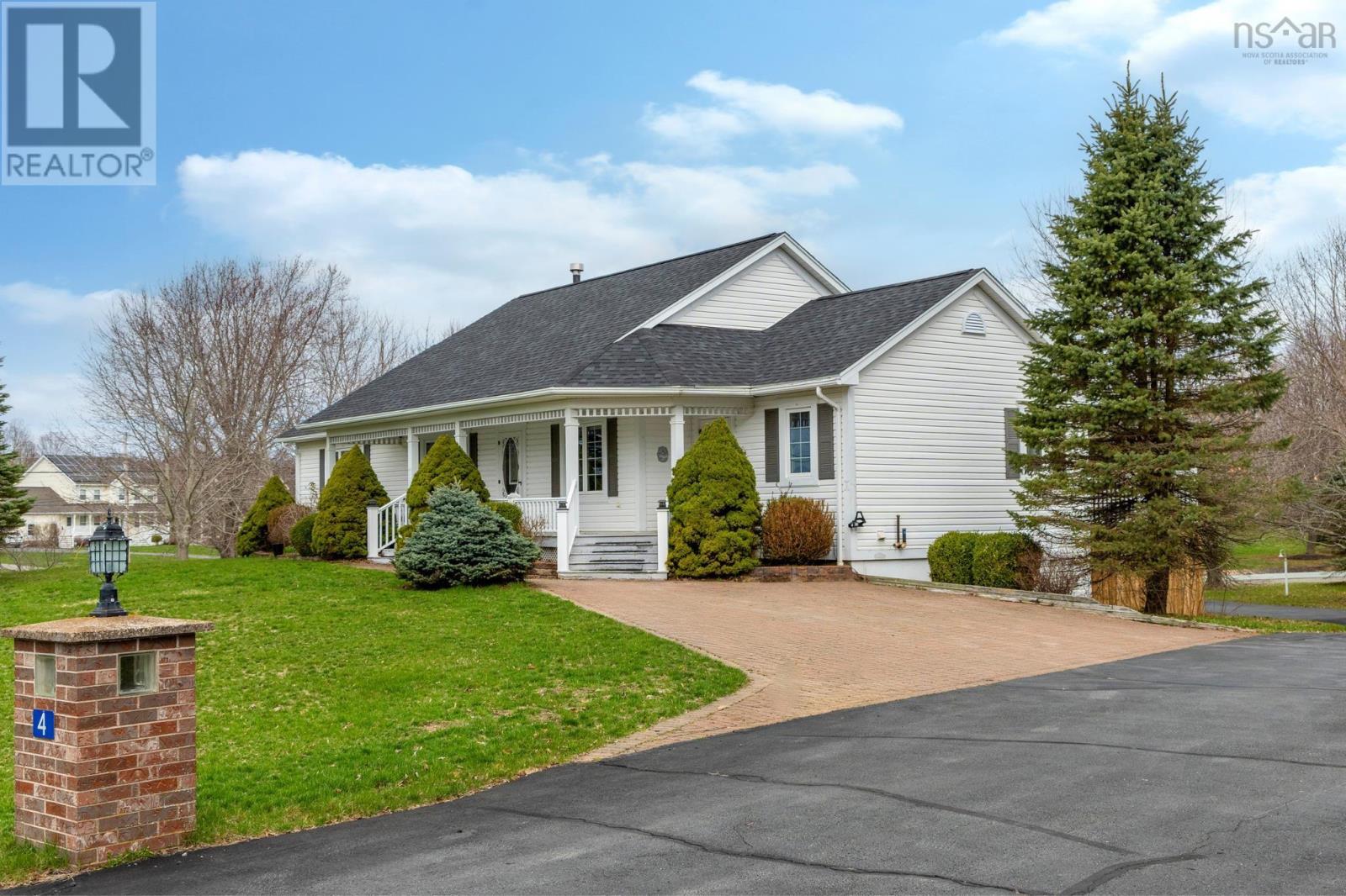 4 Linden Court - 50