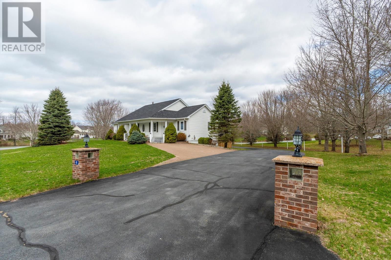 4 Linden Court - 41