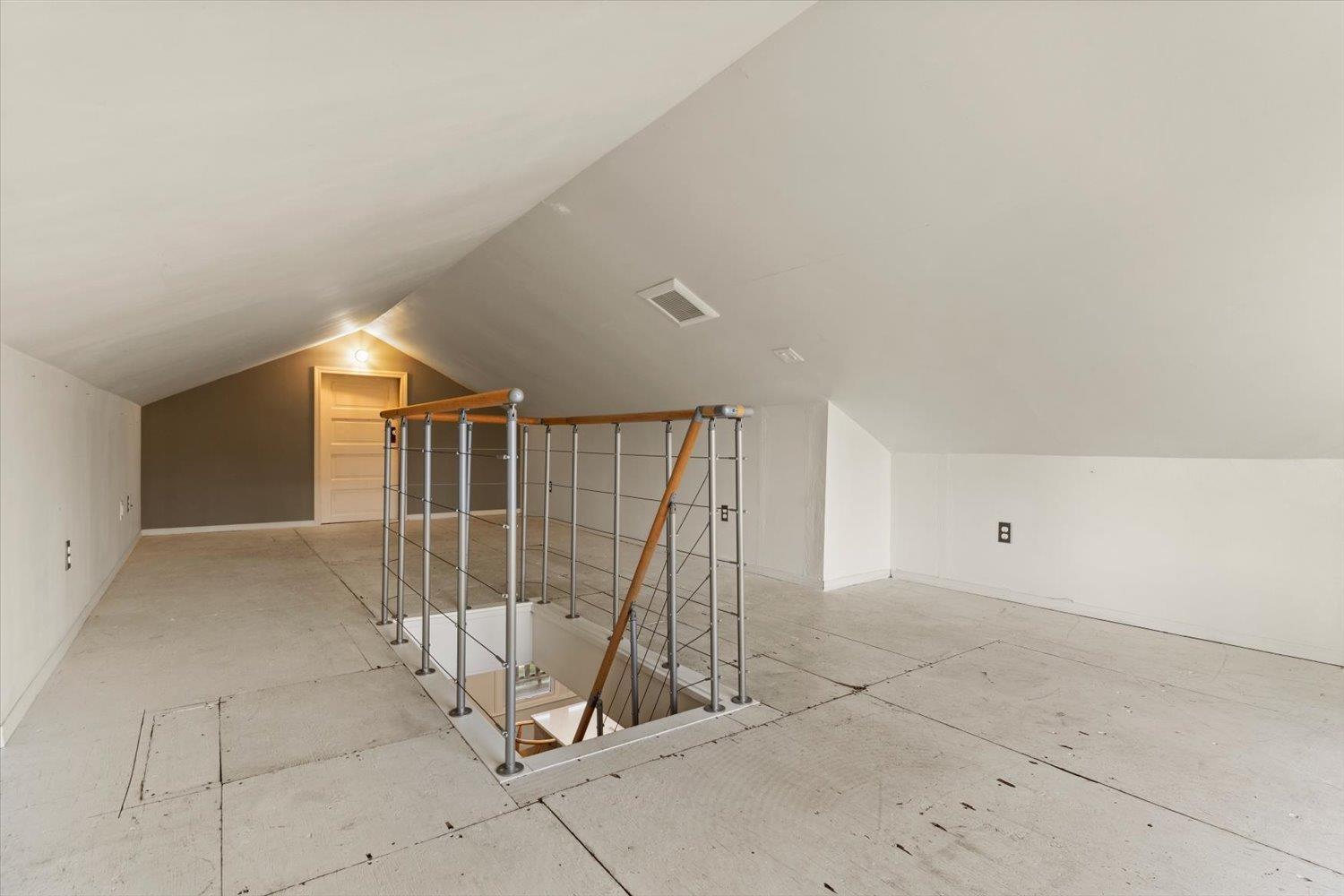 1 Bed, 1 Bath House for Sale in Abbotsford – 34758 CLAYBURN ROAD, Abbotsford - Image 18