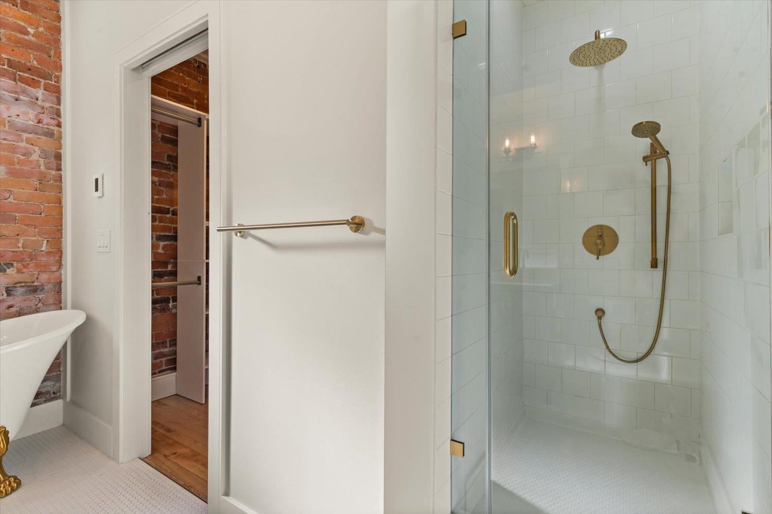 1 Bed, 1 Bath House for Sale in Abbotsford – 34758 CLAYBURN ROAD, Abbotsford - Image 26