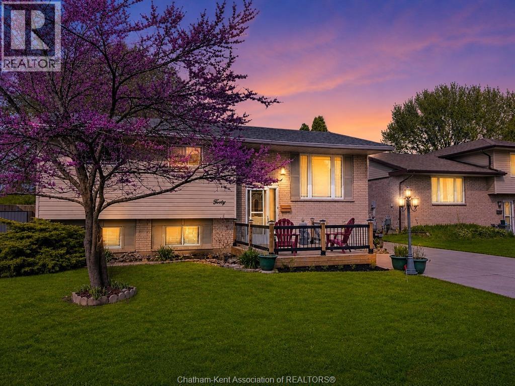 40 Thornhill CRESCENT - 2