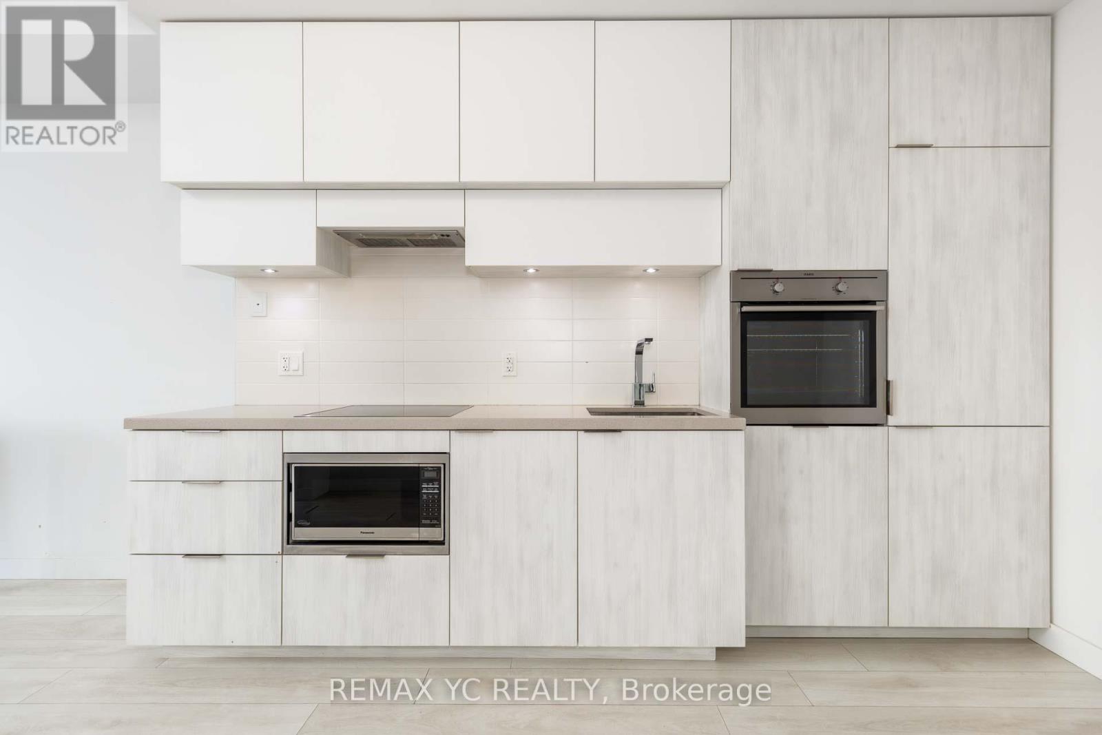#2206 8 EGLINTON AVENUE E - Image 2