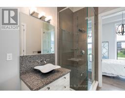 Bathroom - 1 Windrose Valley Boulevard, Clearview, ON L9Y0K2 Photo 18