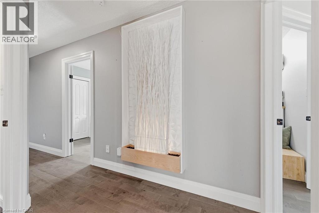 631 WOODLAWN Place - 21