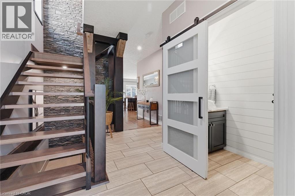 631 WOODLAWN Place - 3