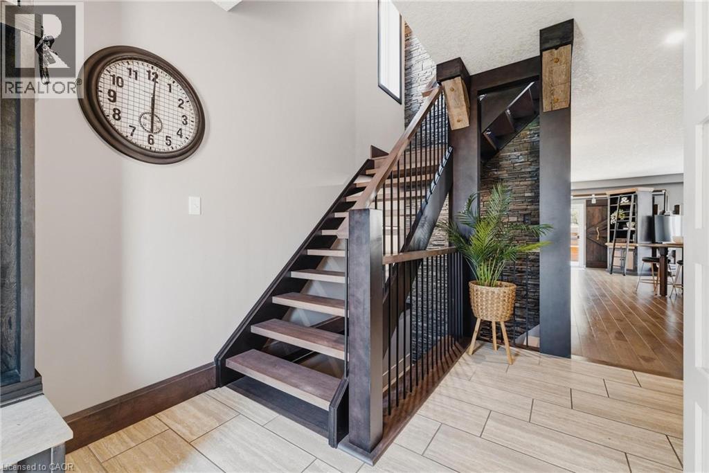 631 WOODLAWN Place - 4