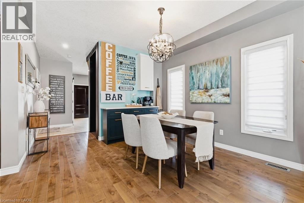 631 WOODLAWN Place - 7