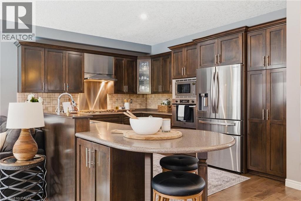 631 WOODLAWN Place - 9