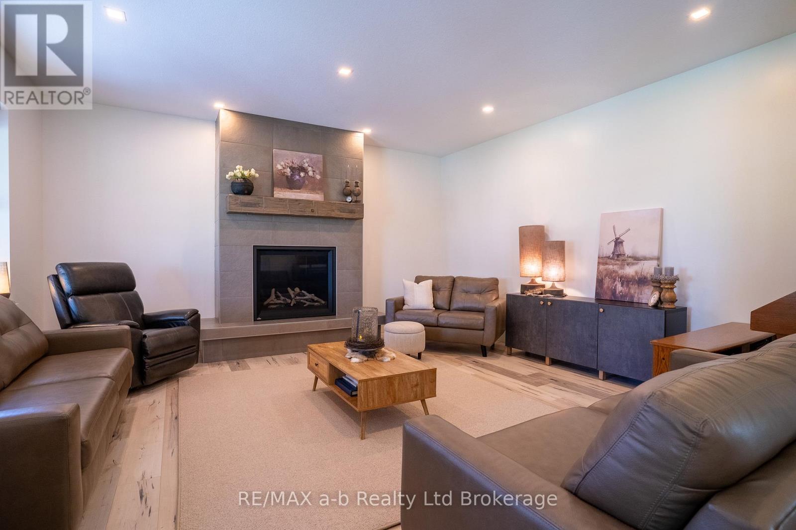 184911 CORNELL ROAD - 22