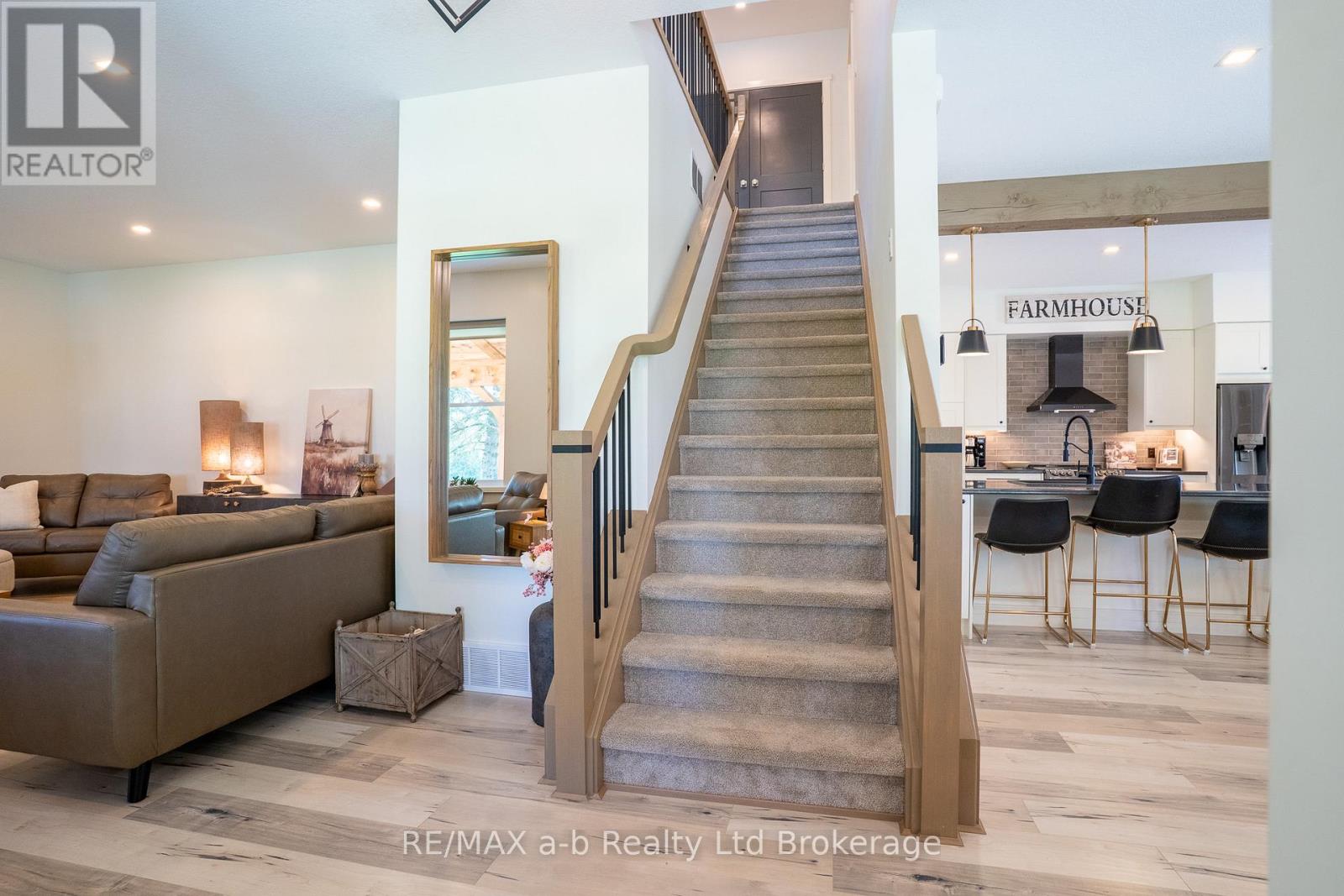 184911 CORNELL ROAD - 24