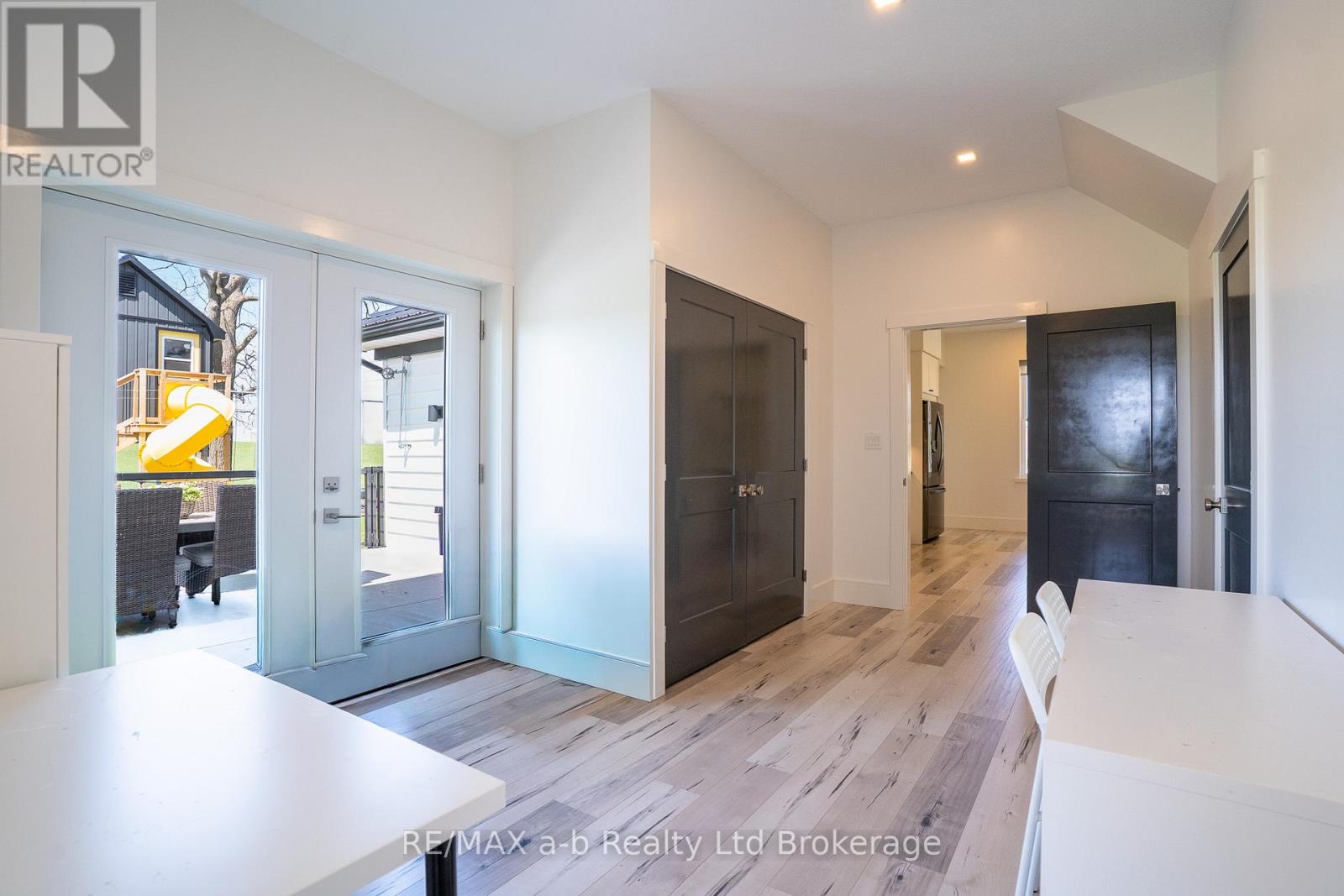 184911 CORNELL ROAD - 25