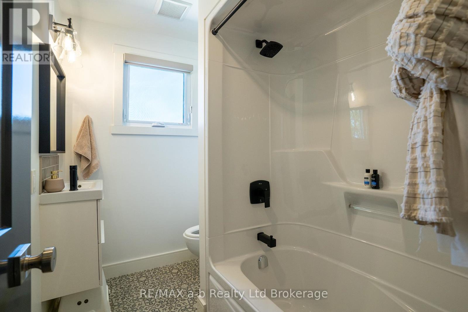 184911 CORNELL ROAD - 28