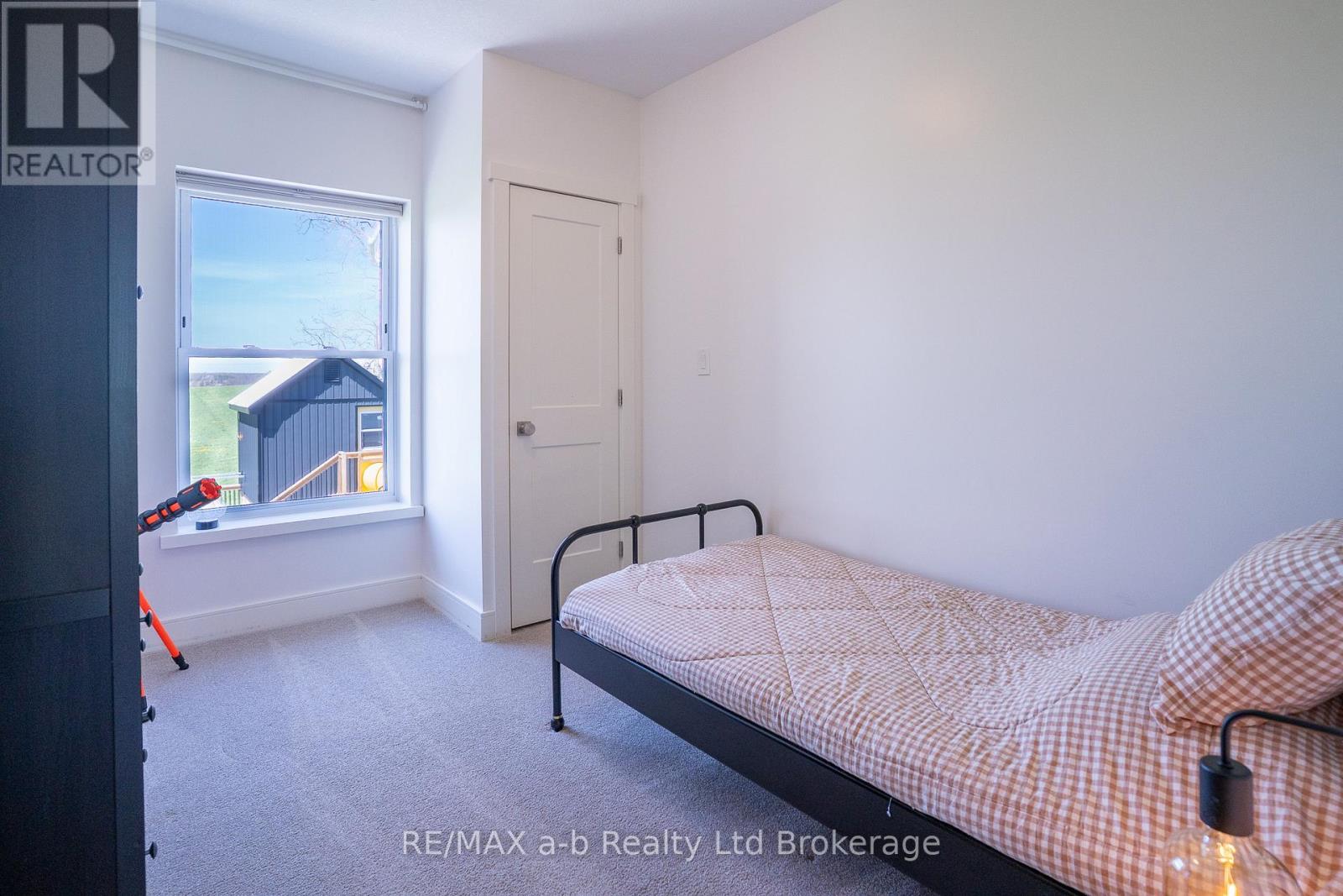184911 CORNELL ROAD - 32