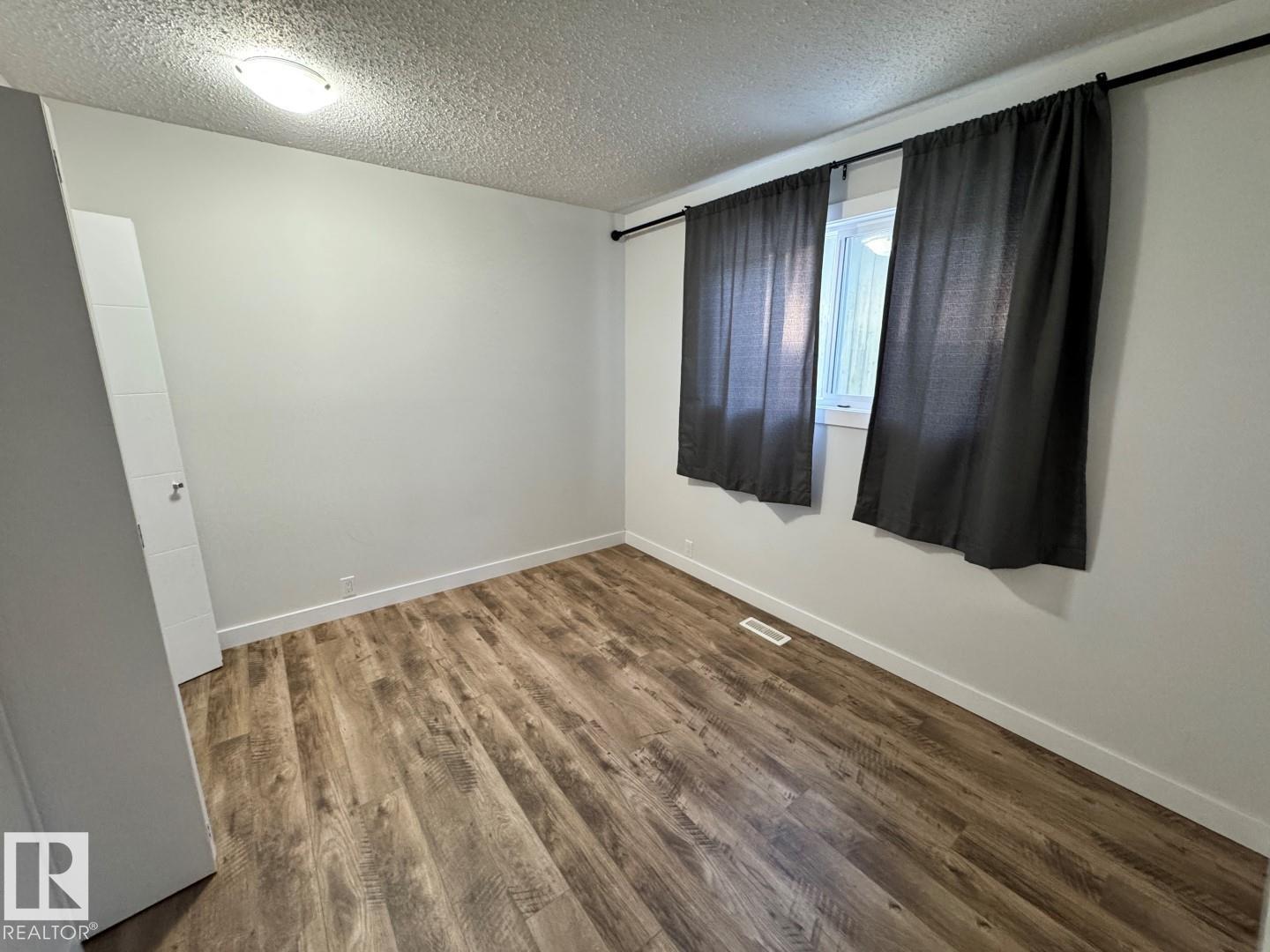 18404 66 AV NW - 12