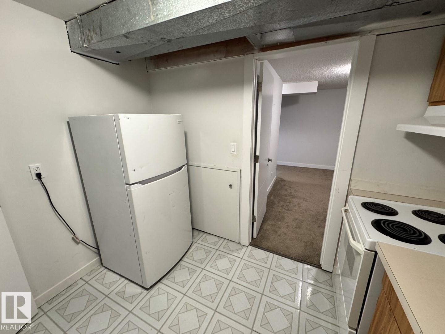 18404 66 AV NW - 26