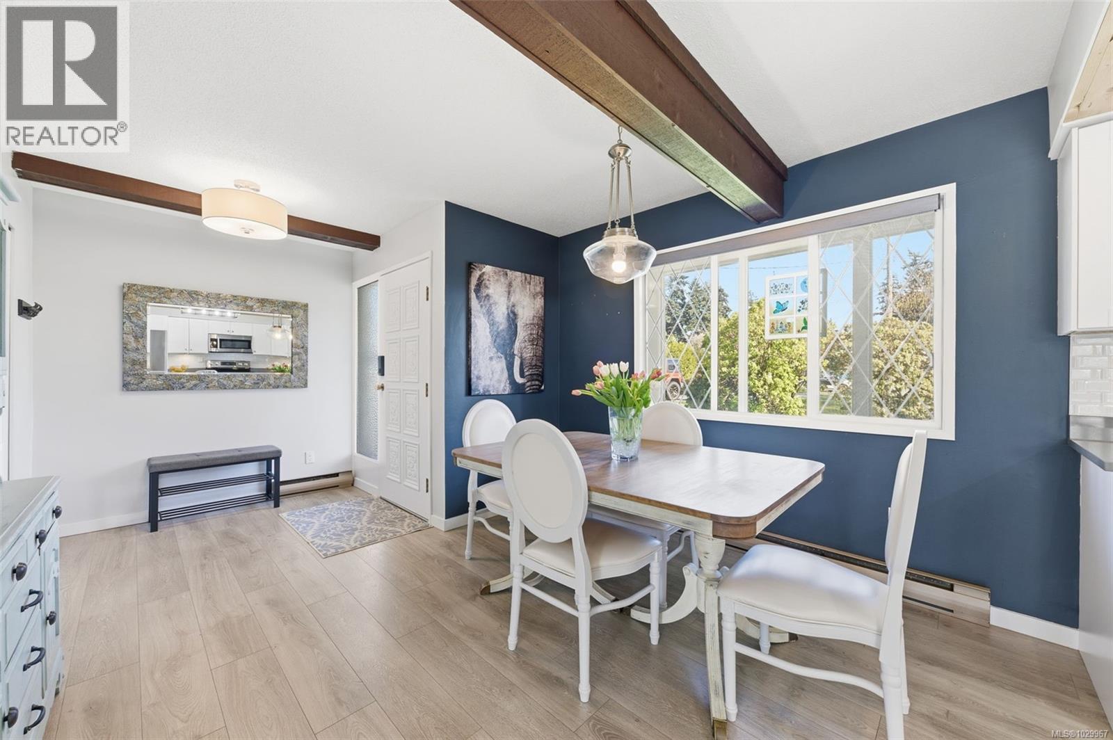 728 Heaslip Pl, Colwood