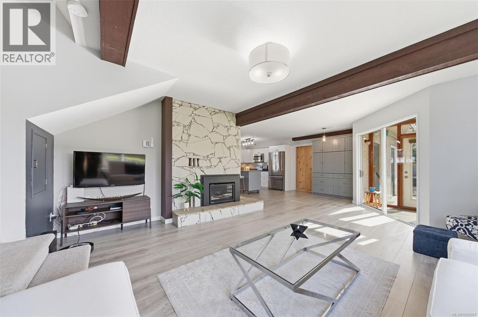 728 Heaslip Pl, Colwood