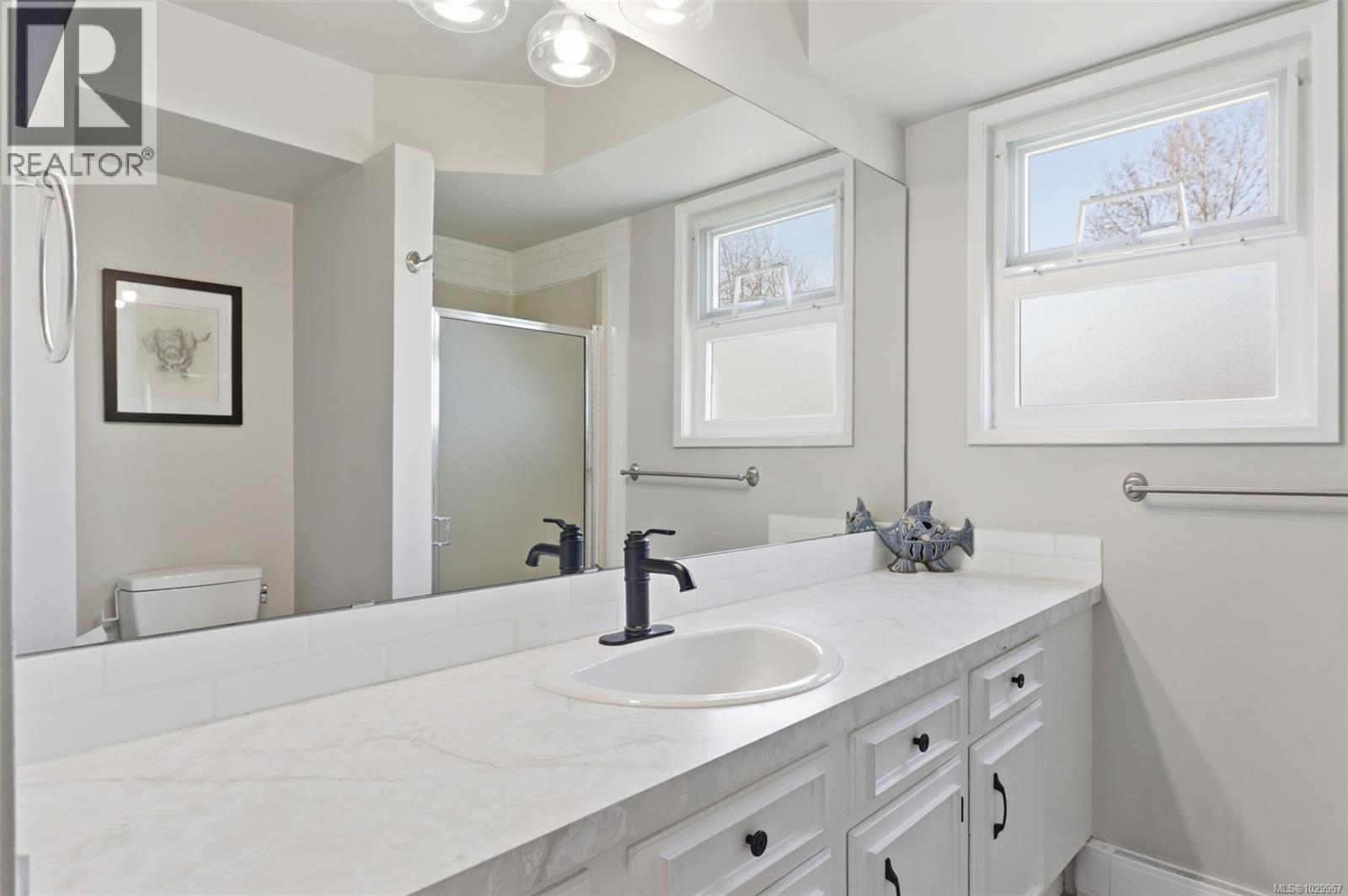 728 Heaslip Pl, Colwood