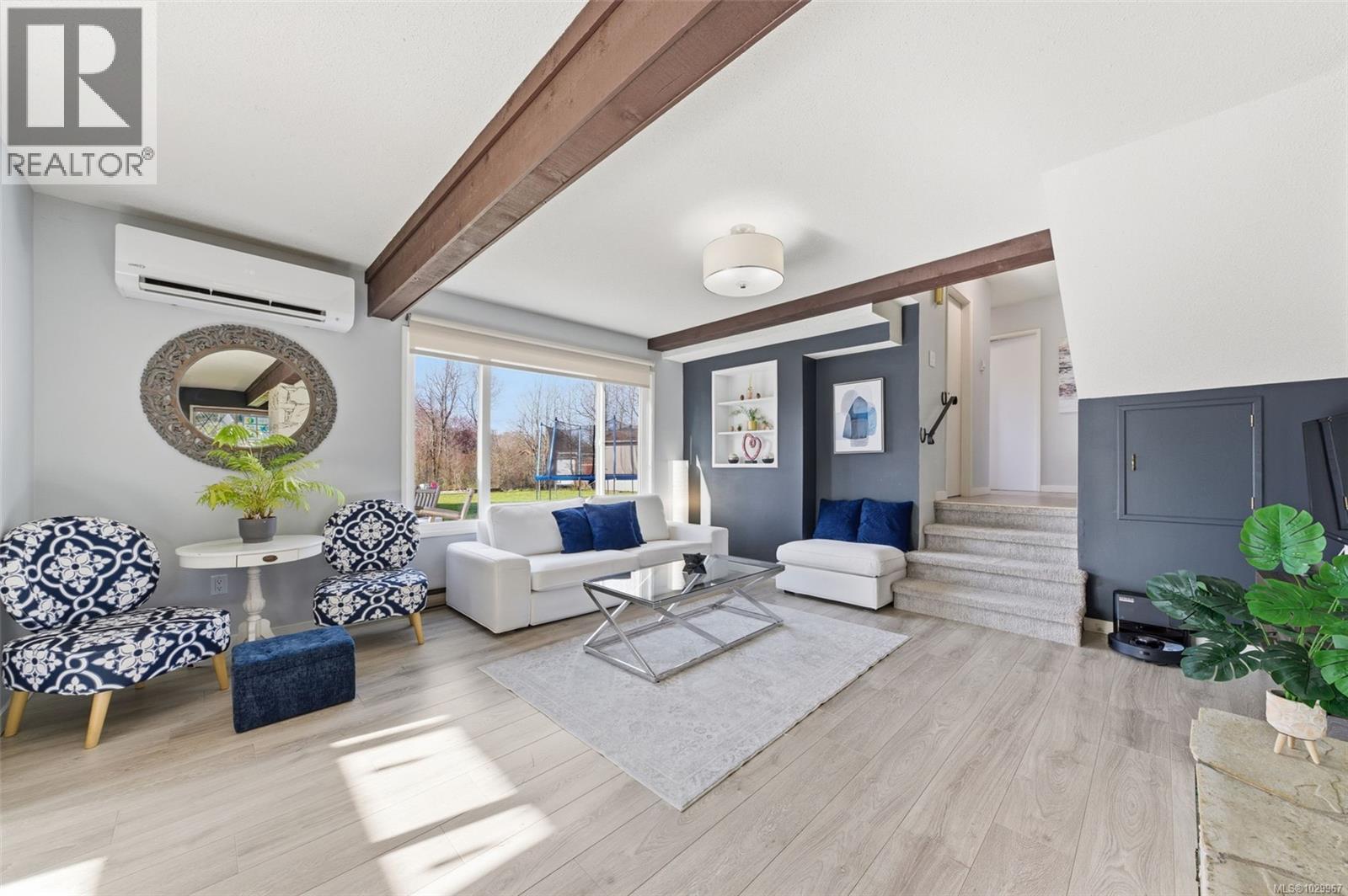 728 Heaslip Pl, Colwood