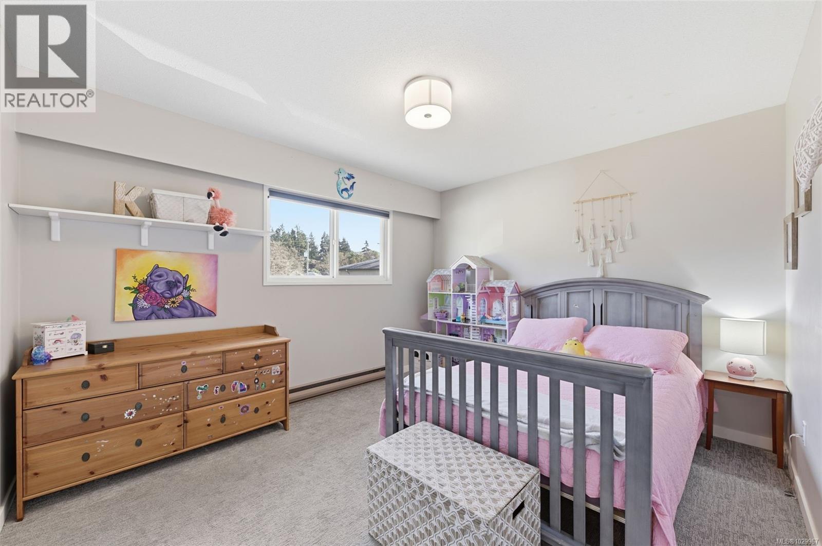 728 Heaslip Pl, Colwood
