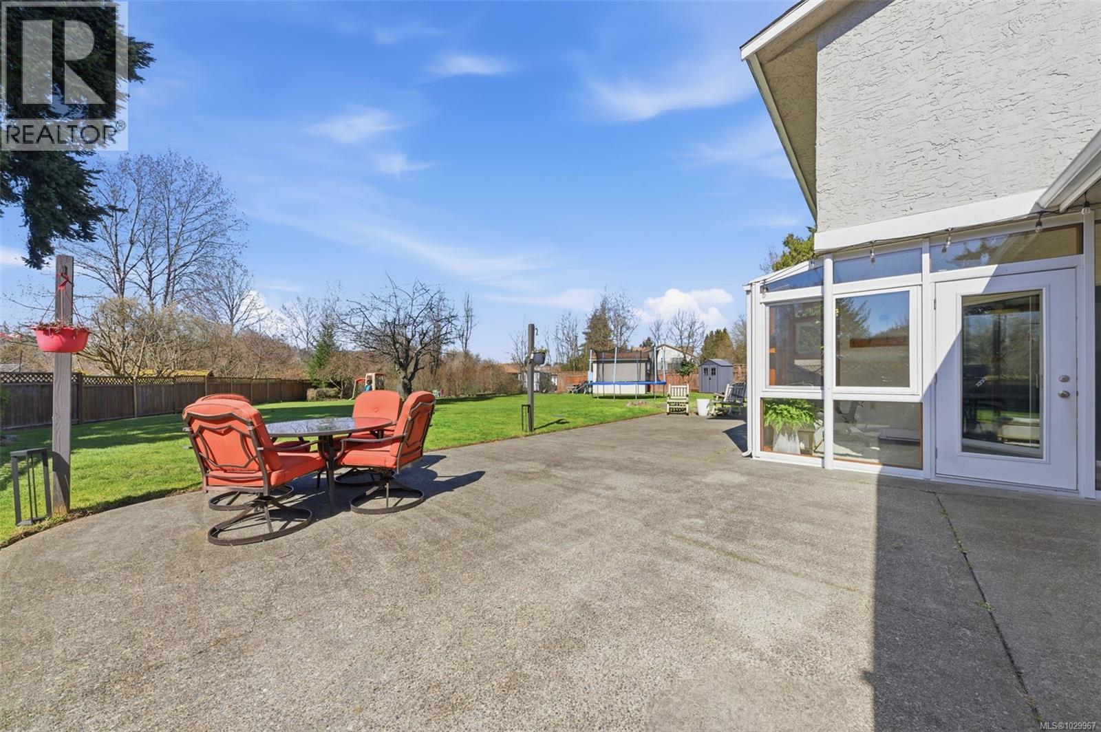 728 Heaslip Pl, Colwood