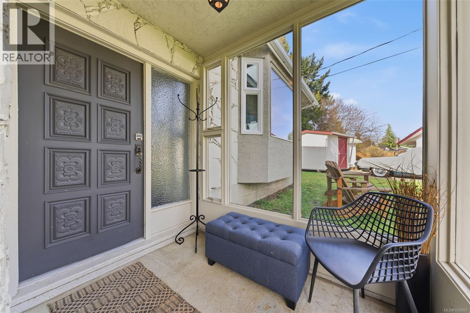 728 Heaslip Pl, Colwood