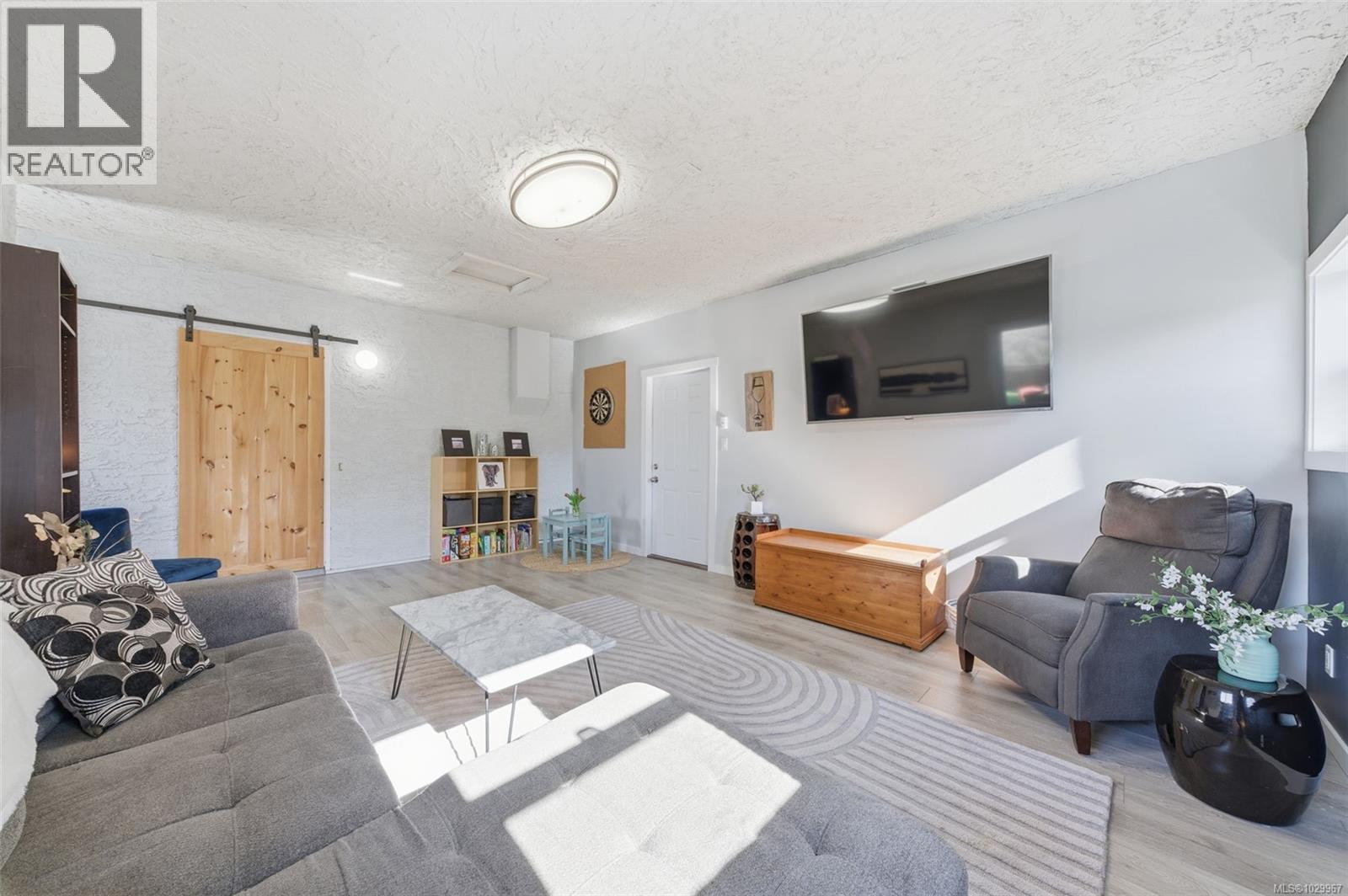 728 Heaslip Pl, Colwood