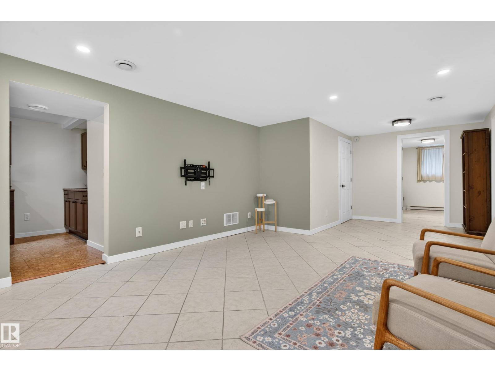 10740 44 ST NW, Edmonton