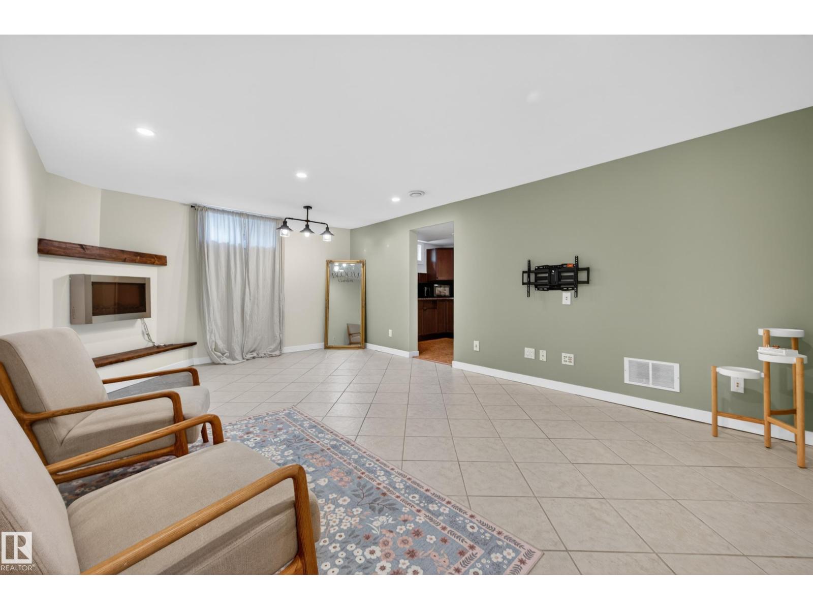 10740 44 ST NW, Edmonton