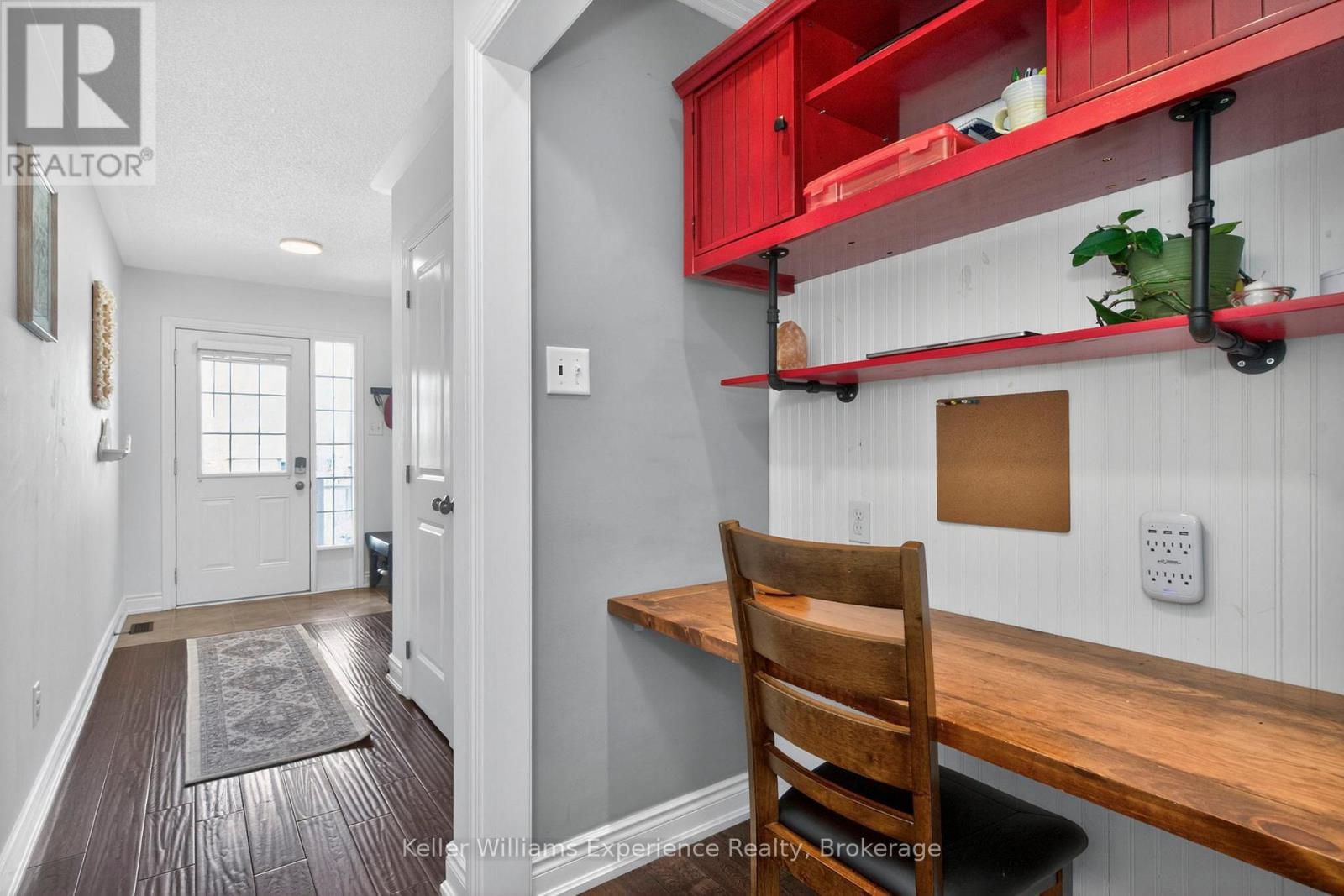 1005 WHITNEY CRESCENT - 10