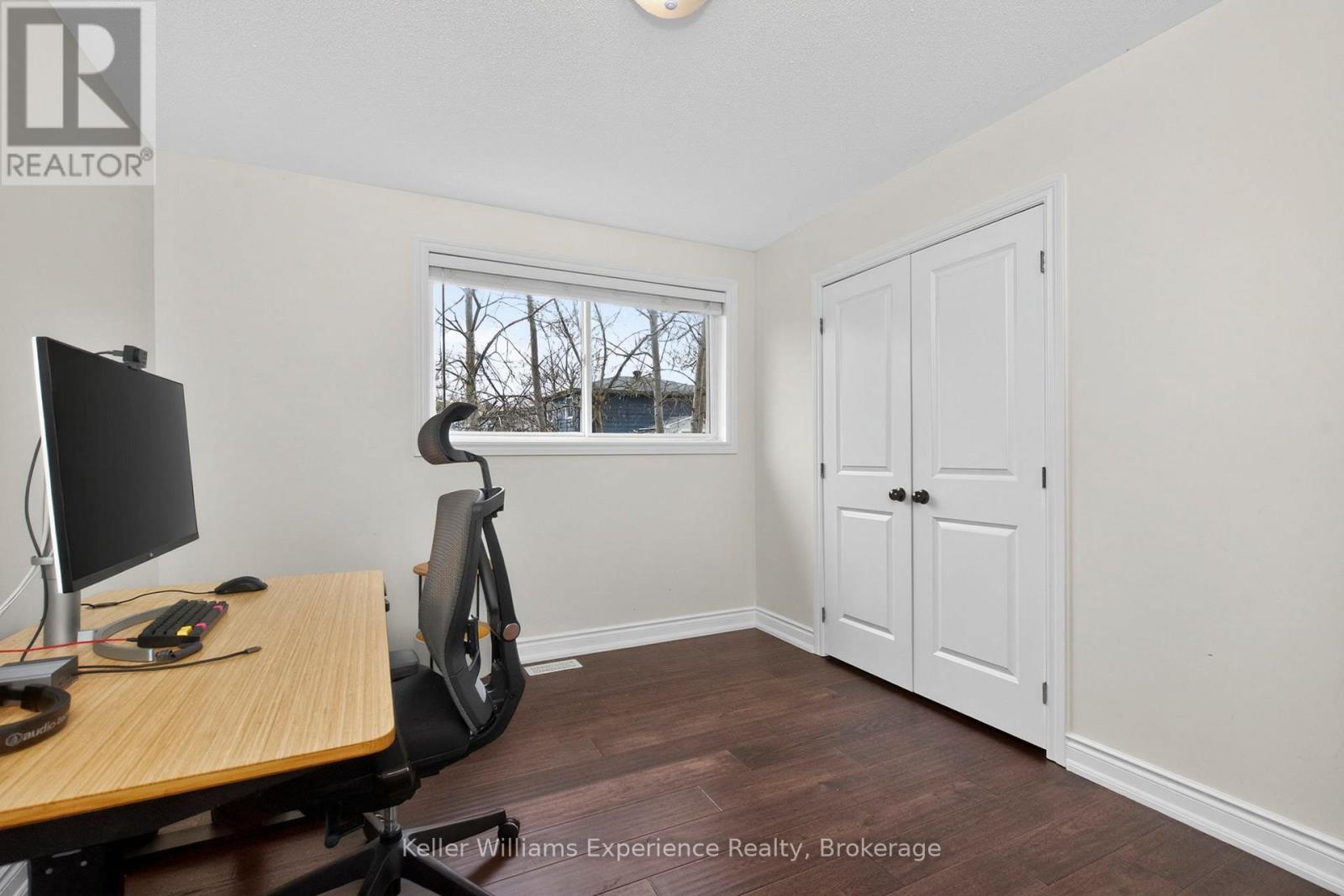 1005 WHITNEY CRESCENT - 14