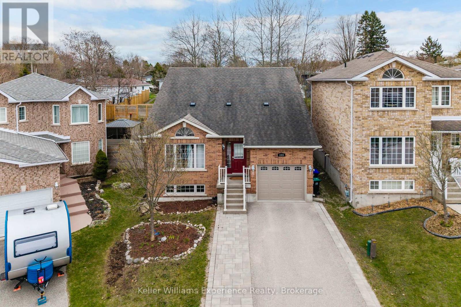 1005 WHITNEY CRESCENT - Image 3