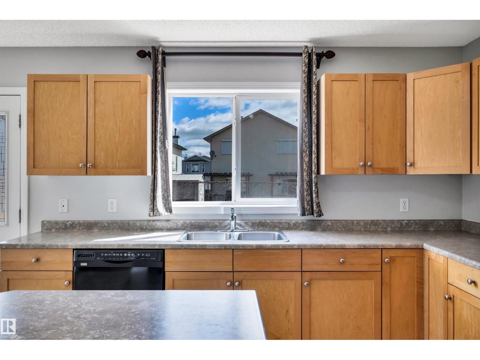 4316 151 AV NW, Edmonton