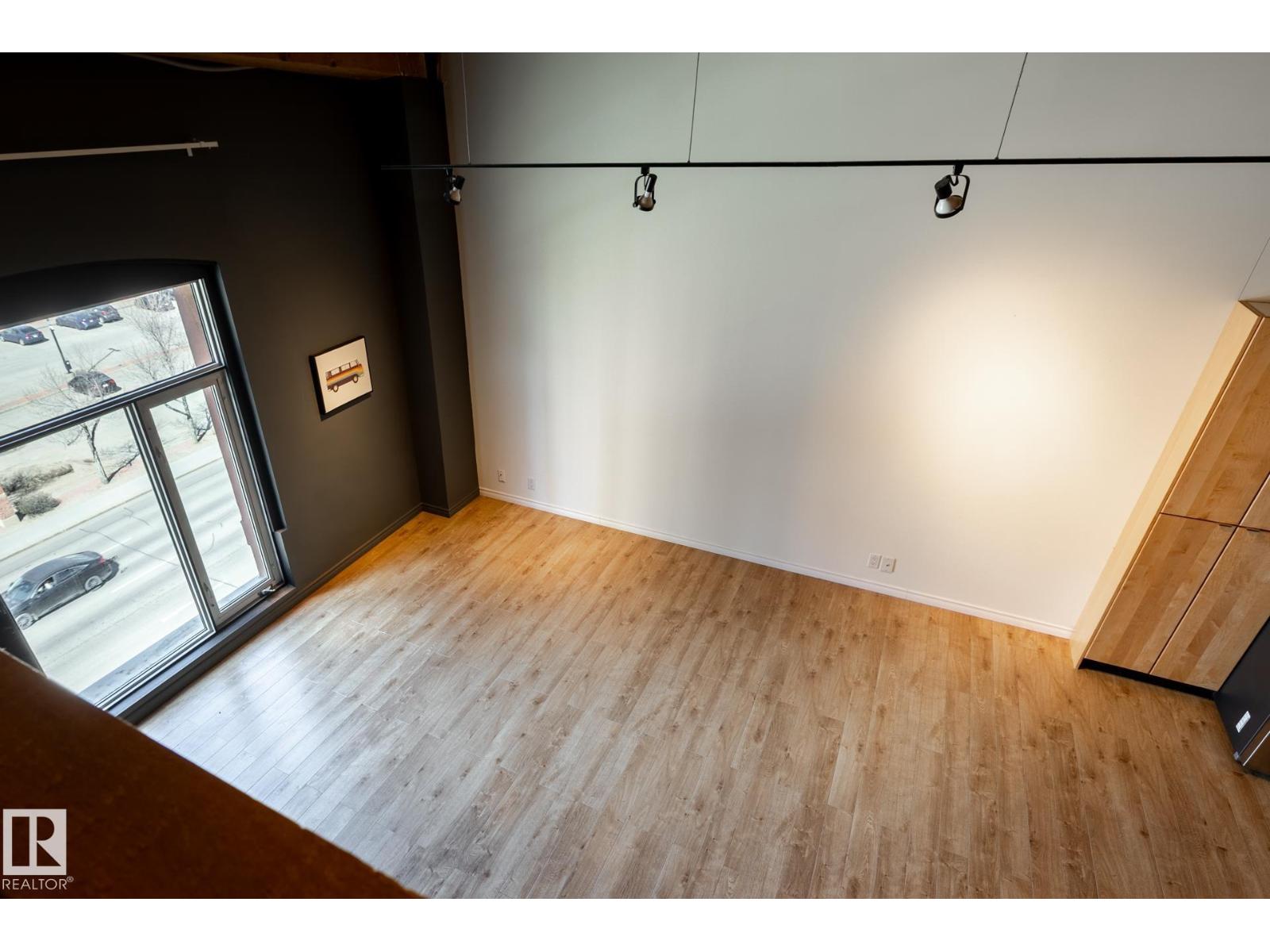 #407 10301 109 ST NW, Edmonton