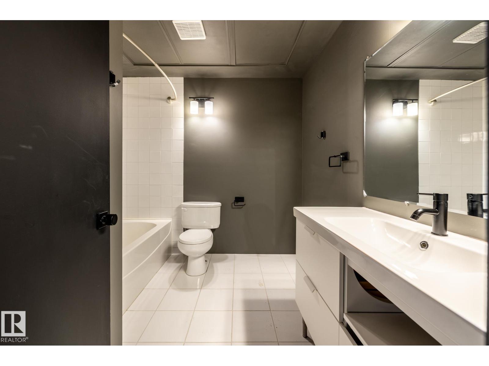 #407 10301 109 ST NW, Edmonton