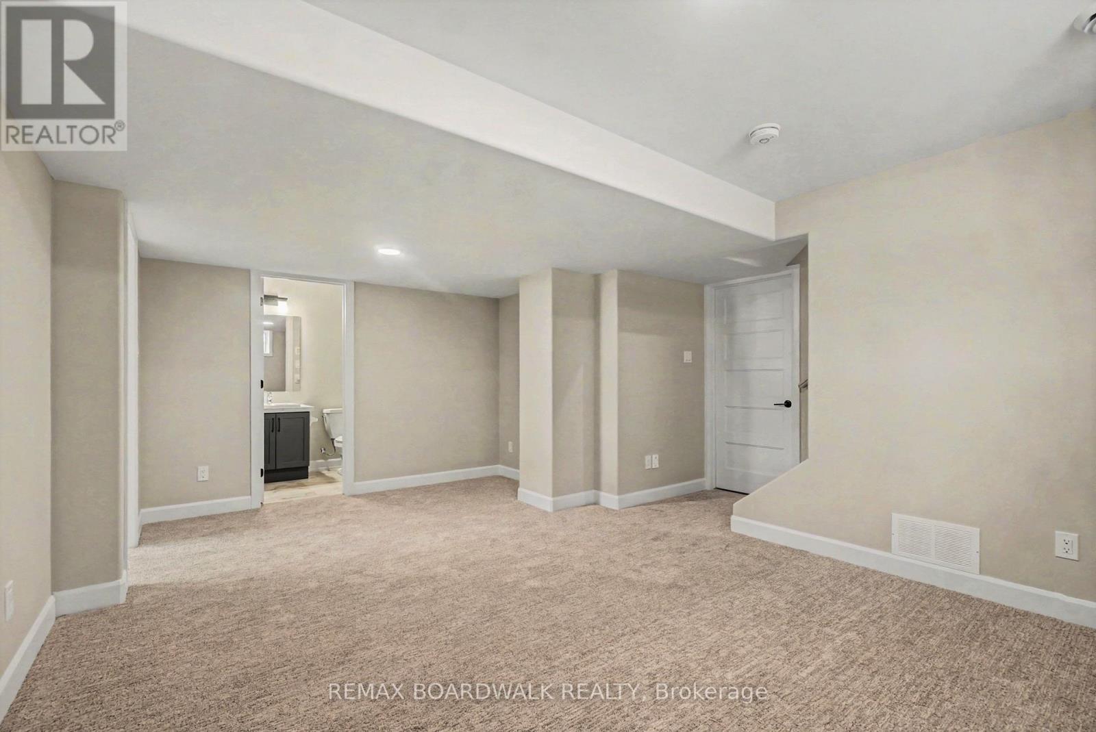 404 FALCON LANE - 20