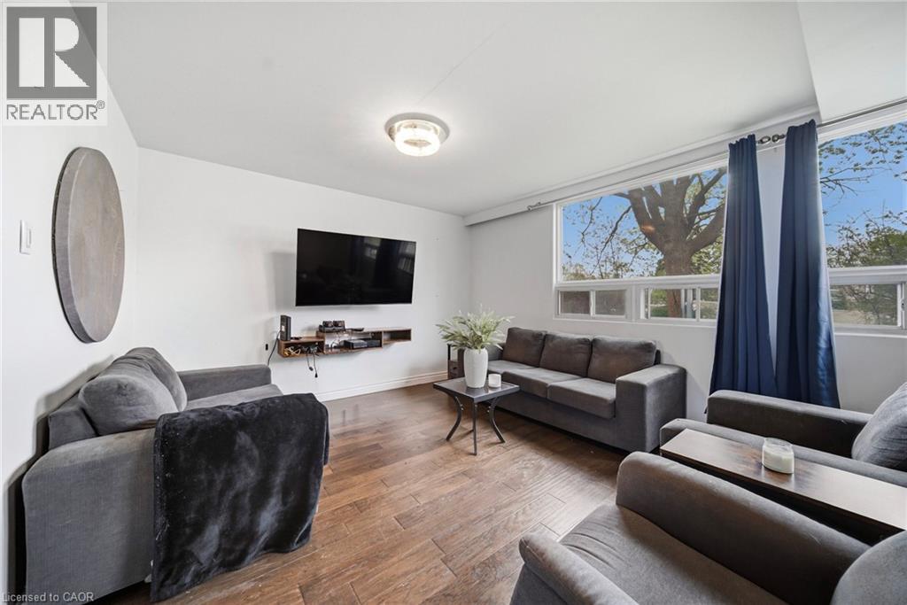 471 SEABOURNE Drive, Oakville, Ontario, L6L4E9 — Photo 5