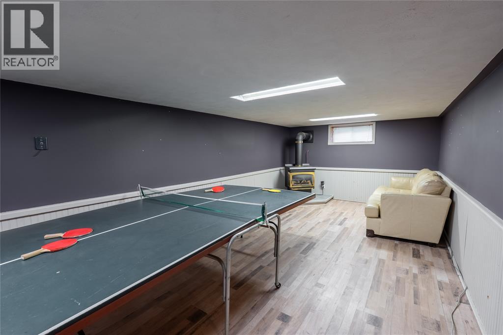 1736 DUFFERIN AVENUE, Wallaceburg, Ontario, N8A2X4 — Photo 3