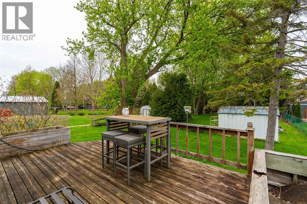 1736 DUFFERIN AVENUE, Wallaceburg, Ontario, N8A2X4 — Photo 44