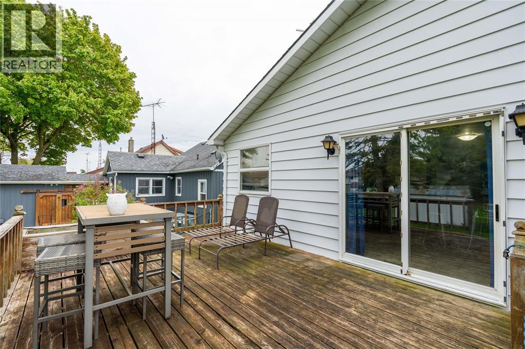 1736 DUFFERIN AVENUE, Wallaceburg, Ontario, N8A2X4 — Photo 29