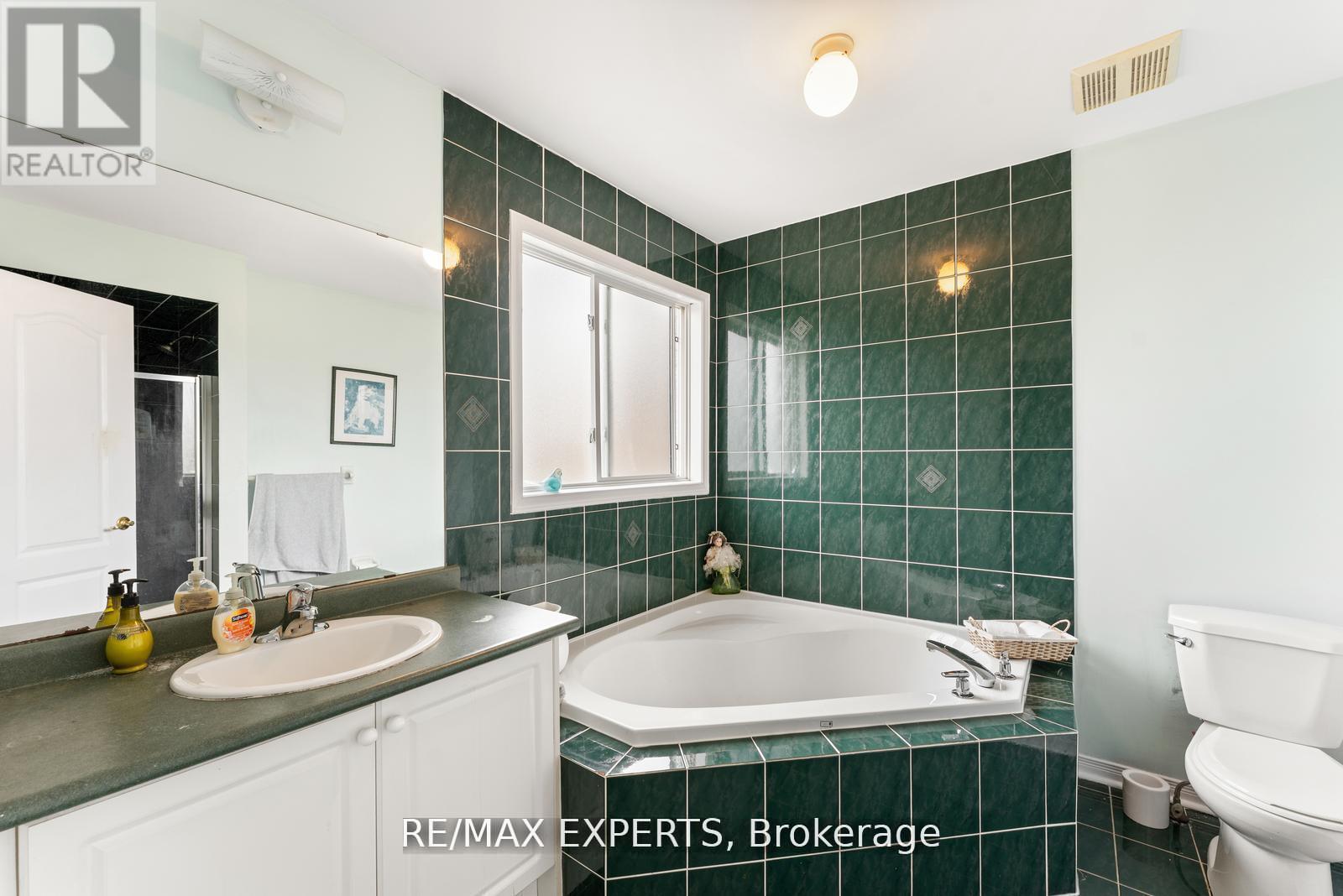 19 MAXIMILLIAN STREET - 11
