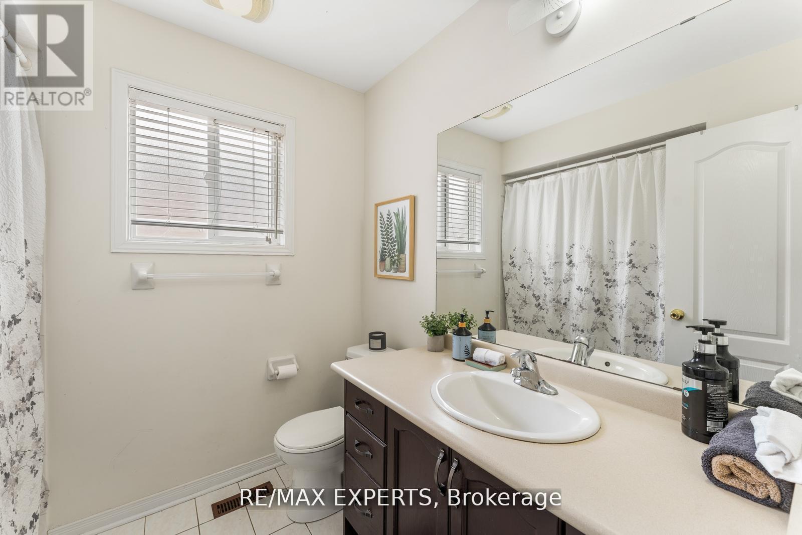 19 MAXIMILLIAN STREET - 14