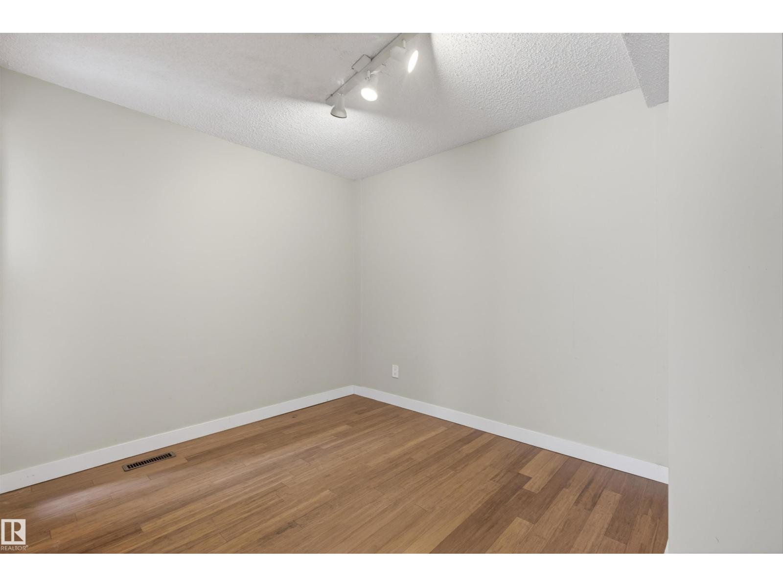 10344A 121 ST NW, Edmonton