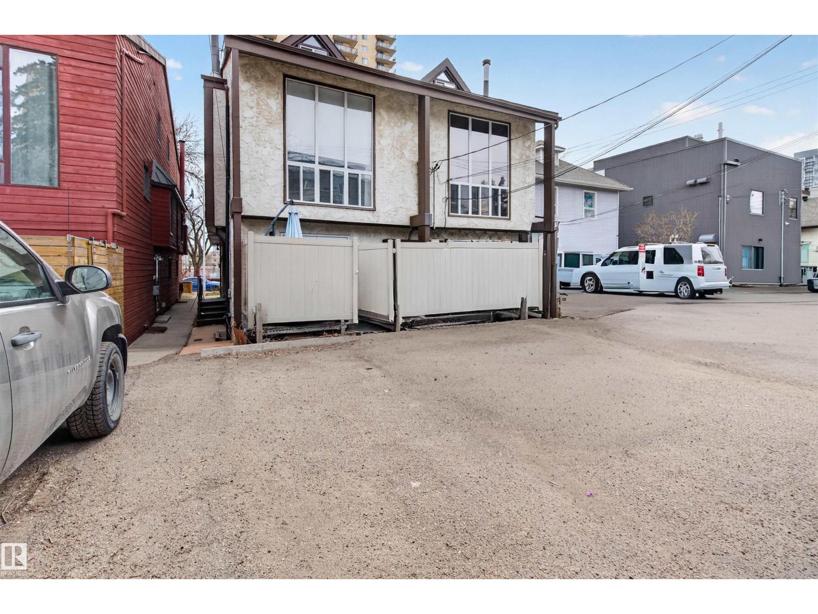 10344A 121 ST NW, Edmonton